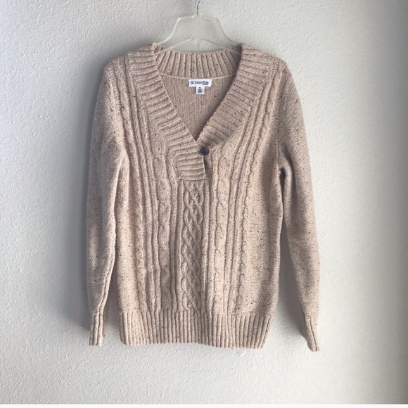 St. John's Bay Sweaters - 🌸4/$25 Cable Knit V Neck Chunky Sweater